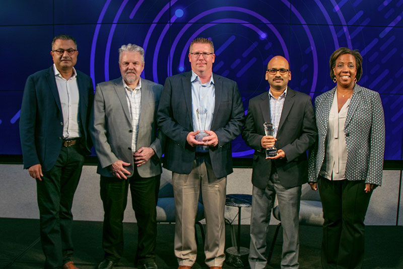 customer innovator award group 800x535