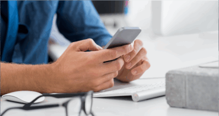male text messaging glasses featured img 600x320