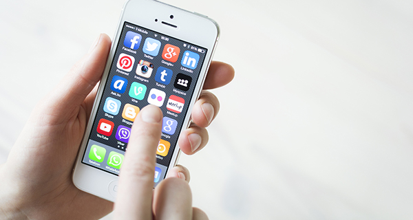 mobile Social media featured image